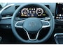 Volkswagen T-Roc Life First Edition | Trekhaak | 'App-Connect' draadloze smartphone integratie | Automatische afstandsregeling (Adaptive Cruise Control) | Buitenspiegels elektrisch instel-, verwarm- en inklapbaar