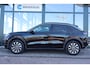 Volkswagen T-Roc Life First Edition | Trekhaak | 'App-Connect' draadloze smartphone integratie | Automatische afstandsregeling (Adaptive Cruise Control) | Buitenspiegels elektrisch instel-, verwarm- en inklapbaar