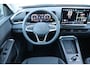 Volkswagen T-Roc Life First Edition | Trekhaak | 'App-Connect' draadloze smartphone integratie | Automatische afstandsregeling (Adaptive Cruise Control) | Buitenspiegels elektrisch instel-, verwarm- en inklapbaar