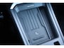 Volkswagen T-Roc Life First Edition | Trekhaak | 'App-Connect' draadloze smartphone integratie | Automatische afstandsregeling (Adaptive Cruise Control) | Buitenspiegels elektrisch instel-, verwarm- en inklapbaar