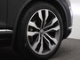 Volkswagen Touareg 3.0 TSi eHybrid 4MOTION Elegance 367PK Aut. Pano-Schuifdak, Trekhaak, Keyless, Elektr. Achterklep, 21" LM Velgen, Navi, Luchtvering, Memorystoel, Stoelverwarming, Achteruitrijcamera