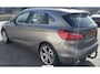 BMW 2-Serie Active Tourer BWJ 2015 | 220i 192PK Sport AUTOMAAT | PANO DAK | TREKHAAK | LEER | SPORTSTOELEN |  18'' LMV | NAVI | CLIMA |