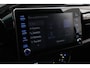 Toyota Hilux 2.4 D-4D Double Cab Professional | Trekhaak | Hardtop | Apple Carplay / Android Auto | Adaptive Cruise | Clima | Camera | Sperdifferentieel | Treeplanken | 17 inch | Bluetooth