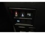 Toyota Hilux 2.4 D-4D Double Cab Professional | Trekhaak | Hardtop | Apple Carplay / Android Auto | Adaptive Cruise | Clima | Camera | Sperdifferentieel | Treeplanken | 17 inch | Bluetooth