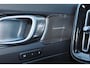 Volvo XC40 T4 Recharge Plus Dark - IntelliSafe Assist - Harman/Kardon audio - Parkeercamera achter - Verwarmde voorstoelen & stuur - Parkeersensoren voor & achter - Elektr. bedienb. voorstoelen met geheugen links - Draadloze tel. lader - Extra getint glas - 19' LMV