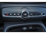 Volvo XC40 T4 Recharge Plus Dark - IntelliSafe Assist - Harman/Kardon audio - Parkeercamera achter - Verwarmde voorstoelen & stuur - Parkeersensoren voor & achter - Elektr. bedienb. voorstoelen met geheugen links - Draadloze tel. lader - Extra getint glas - 19' LMV