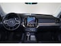 Volvo XC90 T8 Recharge AWD Ultra Dark - Luchtvering - Panorama/schuifdak - IntelliSafe Assist & Surround - 360º Camera - Bowers & Wilkins audio - Adaptieve LED koplampen - Verwarmde voorstoelen, stuur & achterbank - Parkeersensoren voor & achter - Elektr. bedienb. voorstoelen met geheugen - Geventileerde voorstoelen - Head up display - Draadloze tel. lader - Extra getint glas - Elektr. inklapbare trekhaak - 21' LMV