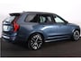 Volvo XC90 T8 Recharge AWD Ultra Dark - Luchtvering - Panorama/schuifdak - IntelliSafe Assist & Surround - 360º Camera - Bowers & Wilkins audio - Adaptieve LED koplampen - Verwarmde voorstoelen, stuur & achterbank - Parkeersensoren voor & achter - Elektr. bedienb. voorstoelen met geheugen - Geventileerde voorstoelen - Head up display - Draadloze tel. lader - Extra getint glas - Elektr. inklapbare trekhaak - 21' LMV