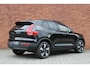 Volvo EX40 Single Motor Extended Range Plus 82 kWh | Harman Kardon Geluidsinstallatie | Adaptieve cruise control | Stoelen voor verwarmbaar | Stuurwiel verwarmbaar | 360 graden camera | Pilot assist | Keyless entry | 19'' Lichtmetalen velgen | Extra getint glas achter