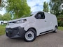 Citroën Jumpy L2 2.0 BlueHDI 145pk | BPM vrij | NAVI | Multimedia | Apple Carplay | Android Auto | Digital cockpit | Achteruitrijcamera | Parkeersensoren achter | Digital cockpit | Stuurwielbediening | Elektrisch inklapbare spiegels | Mistlampen | Bestuurdersstoel comfort met armsteun | Bank voorpassagiers | Reservewiel