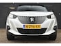 Peugeot e-2008 EV GT Pack 50 kWh 3 Fase 88% SOH | Alcantara | Stoelverwarming | Sfeerverlichting | 18"LMV | Climate Control | Navigatie | !!