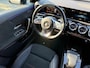 Mercedes-Benz A-klasse 180 AMG Line | 1E EIGENAAR | 12MND GARANTIE | LED | CAMERA | SFEER | DAB | CARPLAY | CRUISE | NAVI |