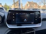 Peugeot 2008 1.2 Turbo 100 PK Active Pack | Trekhaak 1200 KG | LED Verlichting | Navigatie via Telefoon | Camera | Parkeersensoren | Climate Control | Cruise Control | Lichtmetalen velgen |