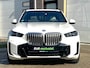 BMW X5 xDrive50e High Executive M Sport / Achteras besturing / Head-UP / Panodak / Luchtvering / Soft Close / Harman-Kardon / Trekhaak / Park Assist Prof / Individual Leder Merino / Zwarte Hemel / 1e Eigenaar!