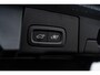 Volvo XC60 T8 Plug-in Hybrid AWD Plus Dark | Google | Long Range | 360 Camera | Stuurverwarming | Adaptieve Cruise Control | Harman Kardon Audio | Elek. Stoelen | Zitverlenging | Keyless Entry | DAB | Dodehoekdetectie | Stoelverwarming Voor + Achter | Getint Glas | Elektrische Achterklep | Apple Carplay | Android Auto | 19" LM