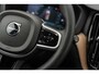 Volvo XC60 T8 Plug-in Hybrid AWD Plus Dark | Google | Long Range | 360 Camera | Stuurverwarming | Adaptieve Cruise Control | Harman Kardon Audio | Elek. Stoelen | Zitverlenging | Keyless Entry | DAB | Dodehoekdetectie | Stoelverwarming Voor + Achter | Getint Glas | Elektrische Achterklep | Apple Carplay | Android Auto | 19" LM