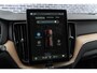 Volvo XC60 T8 Plug-in Hybrid AWD Plus Dark | Google | Long Range | 360 Camera | Stuurverwarming | Adaptieve Cruise Control | Harman Kardon Audio | Elek. Stoelen | Zitverlenging | Keyless Entry | DAB | Dodehoekdetectie | Stoelverwarming Voor + Achter | Getint Glas | Elektrische Achterklep | Apple Carplay | Android Auto | 19" LM