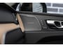 Volvo XC60 T8 Plug-in Hybrid AWD Plus Dark | Google | Long Range | 360 Camera | Stuurverwarming | Adaptieve Cruise Control | Harman Kardon Audio | Elek. Stoelen | Zitverlenging | Keyless Entry | DAB | Dodehoekdetectie | Stoelverwarming Voor + Achter | Getint Glas | Elektrische Achterklep | Apple Carplay | Android Auto | 19" LM