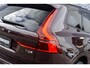 Volvo XC60 T8 Plug-in Hybrid AWD Plus Dark | Google | Long Range | 360 Camera | Stuurverwarming | Adaptieve Cruise Control | Harman Kardon Audio | Elek. Stoelen | Zitverlenging | Keyless Entry | DAB | Dodehoekdetectie | Stoelverwarming Voor + Achter | Getint Glas | Elektrische Achterklep | Apple Carplay | Android Auto | 19" LM