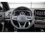 Volkswagen T-Roc 1.5 TSI 150pk DSG R-Line | Adaptive Cruise | Trekhaak Afneembaar | Voorstoelen Verwarmd