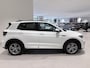 Volkswagen T-Cross 1.0 TSI Comfortline 116 PK | Automaat | R-Line Exterieur | Apple Carplay | Dodehoeksensoren | Stoelverwarming | Parkeersensoren | Adaptive Cruise Control | Digital Cockpit Pro | Navigatie | Rijstrookhulp | DAB Radio | Lichtmetalen Velgen | Getinte Ruiten | Bluetooth | Airco | Verlichting Automatisch |