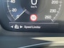 Volvo XC40 2.0 B4 Business Pro - Adaptive Cruisecontrole - Stoelverwarming - Stuurverwarming - Trekhaak wegklapbaar - 19''Lichtmetaal