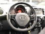 Toyota Aygo 1.0 VVT-i x-cite | Nieuwe koppeling, Lichtmetalen velgen, Parkeercamera, Bluetooth, Stuurbediening, Privacy Glass, Zwart dak, Airco