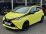 Toyota Aygo 1.0 VVT-i x-cite | Nieuwe koppeling, Lichtmetalen velgen, Parkeercamera, Bluetooth, Stuurbediening, Privacy Glass, Zwart dak, Airco