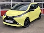 Toyota Aygo 1.0 VVT-i x-cite | Nieuwe koppeling, Lichtmetalen velgen, Parkeercamera, Bluetooth, Stuurbediening, Privacy Glass, Zwart dak, Airco