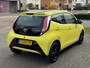 Toyota Aygo 1.0 VVT-i x-cite | Nieuwe koppeling, Lichtmetalen velgen, Parkeercamera, Bluetooth, Stuurbediening, Privacy Glass, Zwart dak, Airco