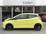 Toyota Aygo 1.0 VVT-i x-cite | Nieuwe koppeling, Lichtmetalen velgen, Parkeercamera, Bluetooth, Stuurbediening, Privacy Glass, Zwart dak, Airco