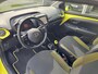 Toyota Aygo 1.0 VVT-i x-cite | Nieuwe koppeling, Lichtmetalen velgen, Parkeercamera, Bluetooth, Stuurbediening, Privacy Glass, Zwart dak, Airco