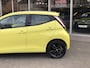 Toyota Aygo 1.0 VVT-i x-cite | Nieuwe koppeling, Lichtmetalen velgen, Parkeercamera, Bluetooth, Stuurbediening, Privacy Glass, Zwart dak, Airco