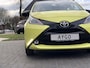 Toyota Aygo 1.0 VVT-i x-cite | Nieuwe koppeling, Lichtmetalen velgen, Parkeercamera, Bluetooth, Stuurbediening, Privacy Glass, Zwart dak, Airco