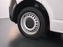 Volkswagen Transporter 2.0TDI 150PK Automaat L1H1 28 3-Persoons Euro 6 Trekhaak Navi* Apple Carplay Android Auto Airco Cruise Control Pdc Comfortline Betonplex Vloer Lat om Lat Wandbetimmering Schuifdeur 2.500KG Trekgewicht 1e Eigenaar Origineel Nederlandse Bestelbus