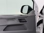 Volkswagen Transporter 2.0TDI 150PK Automaat L1H1 28 3-Persoons Euro 6 Trekhaak Navi* Apple Carplay Android Auto Airco Cruise Control Pdc Comfortline Betonplex Vloer Lat om Lat Wandbetimmering Schuifdeur 2.500KG Trekgewicht 1e Eigenaar Origineel Nederlandse Bestelbus