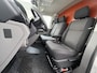 Volkswagen Transporter 2.0TDI 150PK Automaat L1H1 28 3-Persoons Euro 6 Trekhaak Navi* Apple Carplay Android Auto Airco Cruise Control Pdc Comfortline Betonplex Vloer Lat om Lat Wandbetimmering Schuifdeur 2.500KG Trekgewicht 1e Eigenaar Origineel Nederlandse Bestelbus