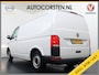 Volkswagen Transporter 2.0TDI 150PK Automaat L1H1 28 3-Persoons Euro 6 Trekhaak Navi* Apple Carplay Android Auto Airco Cruise Control Pdc Comfortline Betonplex Vloer Lat om Lat Wandbetimmering Schuifdeur 2.500KG Trekgewicht 1e Eigenaar Origineel Nederlandse Bestelbus