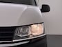 Volkswagen Transporter 2.0TDI 150PK Automaat L1H1 28 3-Persoons Euro 6 Trekhaak Navi* Apple Carplay Android Auto Airco Cruise Control Pdc Comfortline Betonplex Vloer Lat om Lat Wandbetimmering Schuifdeur 2.500KG Trekgewicht 1e Eigenaar Origineel Nederlandse Bestelbus