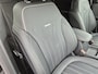 Ford Kuga 2.5 PHEV Plug-in Vignale Automaat / 1.500 kg trekgewicht / Driver Assistance Pack / Technology Pack / Dealer Onderhouden / HUD / Apple Carplay Android Auto / Stuur-, Stoel en Achterbankverwarming / Adaptief CC / Voorruit verwarming / Elektrische achterklep / 18" LM wielen /