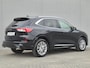 Ford Kuga 2.5 PHEV Plug-in Vignale Automaat / Fabrieksgarantie tot 04-2026 / Driver Assistance Pack / Technology Pack / Dealer Onderhouden / HUD / Apple Carplay Android Auto / Stuur-, Stoel en Achterbankverwarming / Adaptief CC / Voorruit verwarming / Elektrische achterklep /