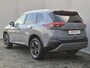 Nissan X-Trail 1.5 MHEV 163pk Tekna Automaat / Fabrieksgarantie tot 28-04-2028 / Trekgewicht 2000 kg / Allseason banden / HUD / Elektrische achterklep / Stuur-, Stoel en Achterbank verwarming / Rondomzicht camera /