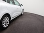 Renault Clio TCe 100 Intens | Navigatie | Climate Control | Parkeersensoren |