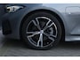 BMW 3-Serie Touring 320e M Sport | Panoramadak | Adaptieve Cruise Control | Trekhaak | Leer | BLIS