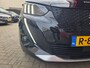 Peugeot e-2008 EV GT Pack 50 kWh Parkeersensoren V+A/ Camera/ Cruise control/ Stoelverwarming/ Rijklaarprijs!