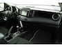 Toyota RAV4 2.5 Hybrid AWD Style | 1650 Trekvermogen | Elektrisch bedienbare achterklep | Parkeersensor | Trekhaak |