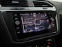 Volkswagen Tiguan 1.5TSI/150PK R-Line DSG · Panoramadak · Navigatie · Camera + Parkeersensoren · Stoelverwarming ·