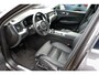 Volvo XC60 2.0 T6 Plug-in hybrid AWD Plus Bright Luchtvering | Verwarmde voorstoelen & Stuurwiel | Adaptieve Cruise Control | BLIS Doedehoekdetectie | Trekhaak semi elektrisch inklapbaar