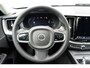 Volvo XC60 2.0 T6 Plug-in hybrid AWD Plus Bright Luchtvering | Verwarmde voorstoelen & Stuurwiel | Adaptieve Cruise Control | BLIS Doedehoekdetectie | Trekhaak semi elektrisch inklapbaar