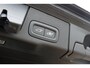 Volvo XC60 2.0 T6 Plug-in hybrid AWD Plus Bright Luchtvering | Verwarmde voorstoelen & Stuurwiel | Adaptieve Cruise Control | BLIS Doedehoekdetectie | Trekhaak semi elektrisch inklapbaar